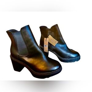 Chelsea chunk heel ankle boot